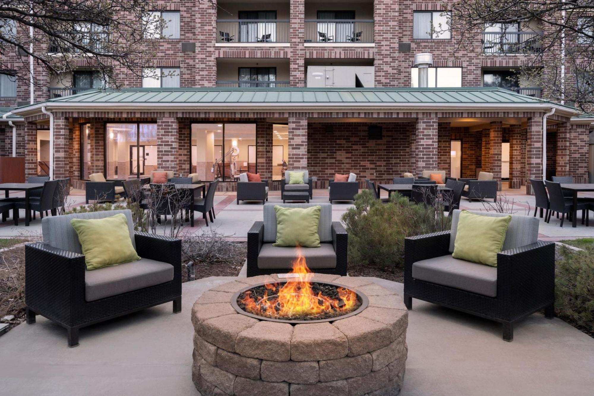 Courtyard Salt Lake City Airport Екстер'єр фото